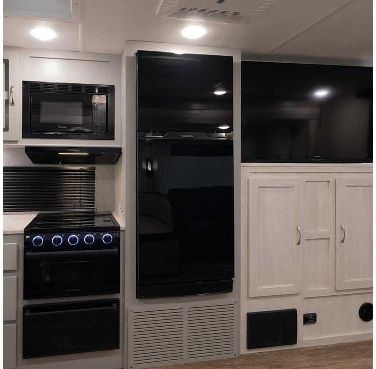 furrion fcr08dcgtabr 8 cubic ft right hinge refrigerator furrion fcr08dcgtabr 8 cubic ft right hinge refrigerator